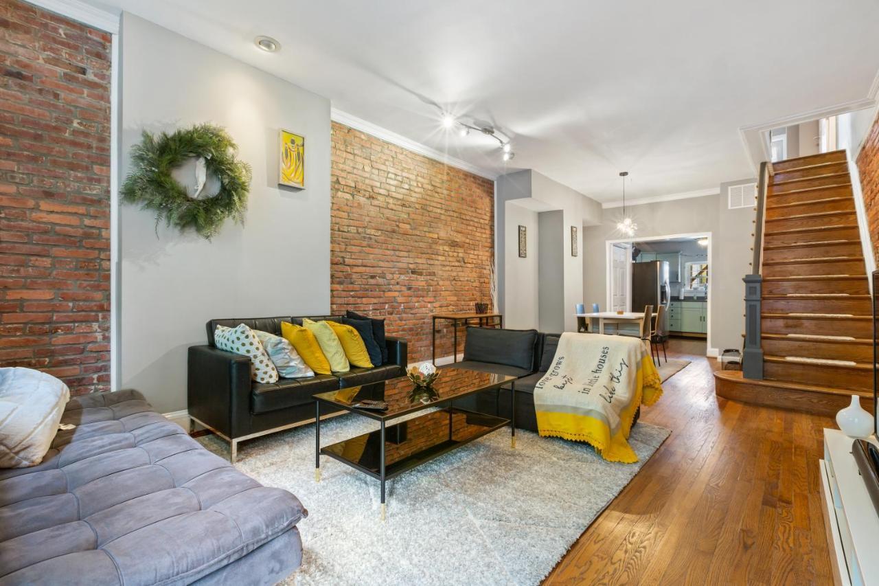 Pristine Townhouse With Rooftop Deck Near Canton! Apartment *